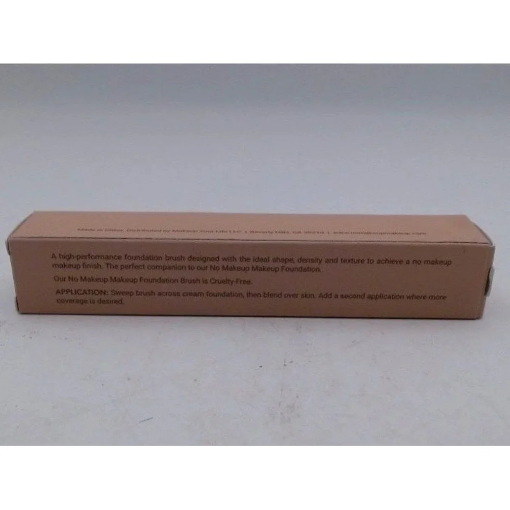 No Makeup Makeup - High Performance, The Perfect Foundation Brush, BNIB